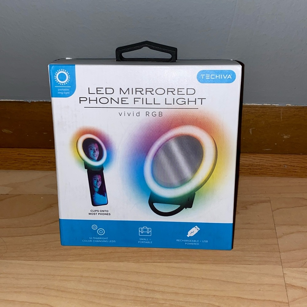 BRAND NEW OED MIRRORED PHONE FILL LIGHT! NIB. SMOKE FREE HOME!